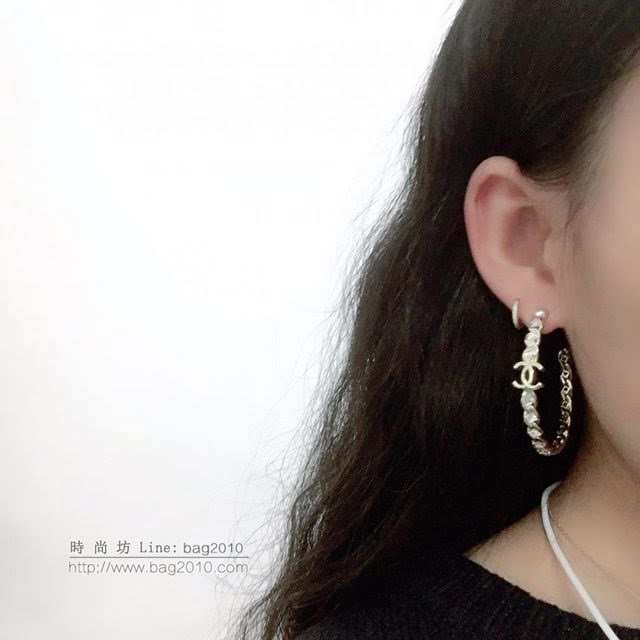 chanel耳環 專櫃最新款 圓形鏤空 全手工鑲鑽 香奈兒經典耳環  gzsc1208